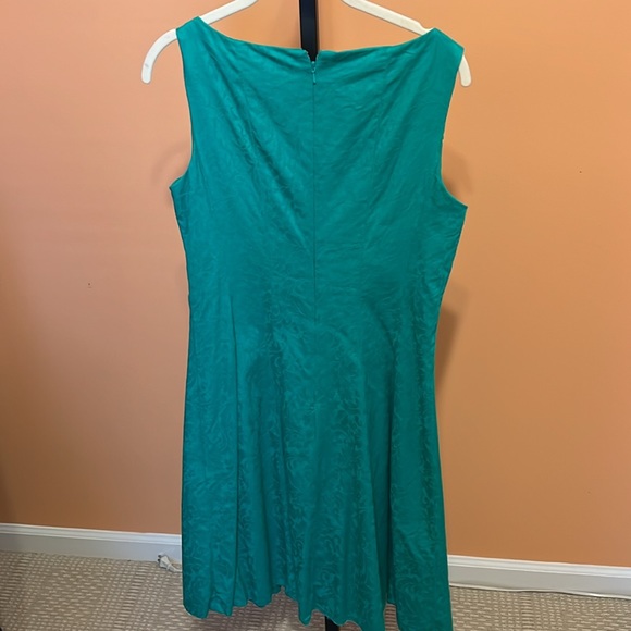 Jones New York beaded neckline dress size 8 - Picture 4 of 9